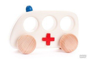 Drewniany samochód. Ambulans, Bajo