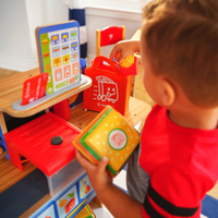 Drewniana restauracja z akcesoriami 2w1 KidKraft