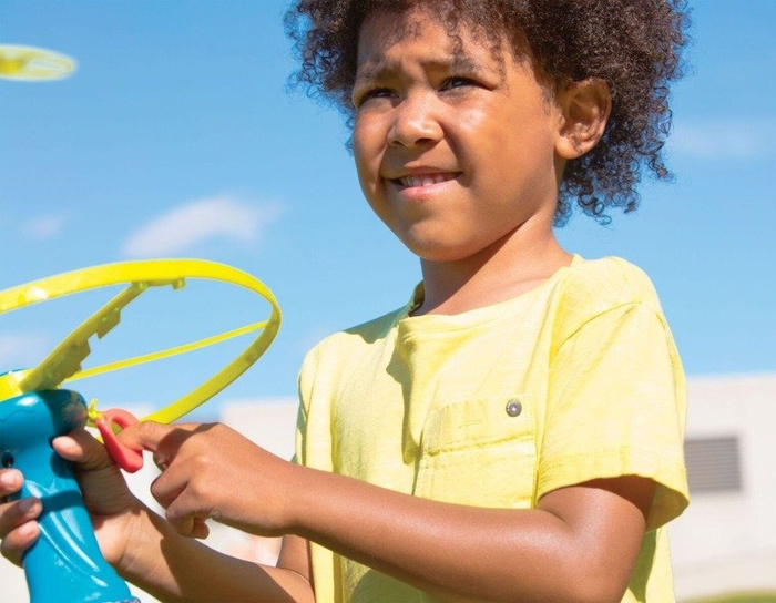 Zabawka Latające śmigło z kolorowym światłem B.Toys