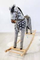 Szary średni koń na biegunach dla najmłodszych