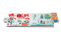 Miękka książeczka aktywizująca z mini-przytulanką „Dzień dobry, mały lisku” Lilliputiens