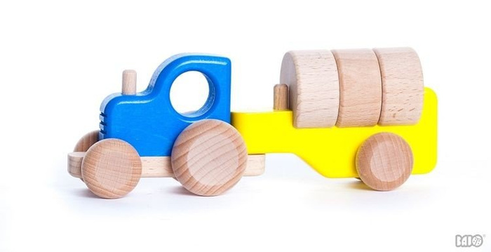 Mały traktor z przyczepą i klockami, Bajo