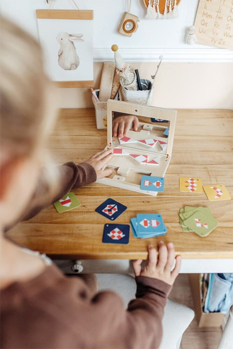 Drewniana gra logiczna dla dzieci symetrie Small Foot