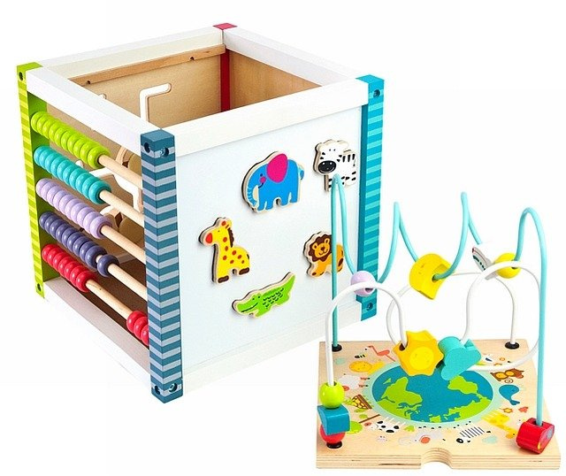 Kostka edukacyjna z drewna. Kula ziemska