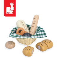 Drewniane pieczywo w koszyku Imitacja jedzenia dla dzieci Shiny Grandma Janod