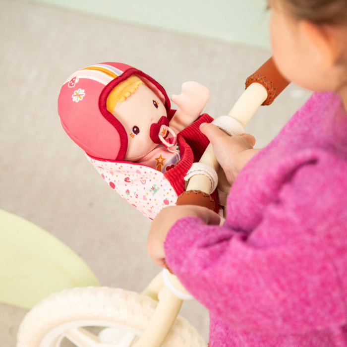 Lalka Lena z akcesoriami w foteliku rowerowym Lilliputiens