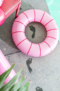 Kółko do pływania średnie 40 cm Cherry Red Quut