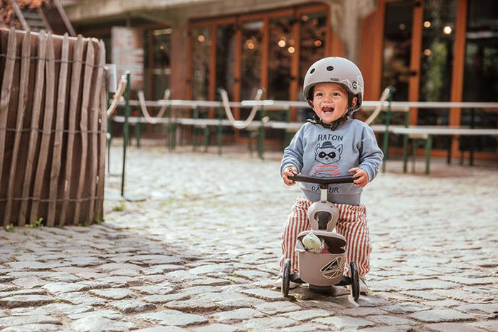 Jeździk i hulajnoga 2 w 1 zamykany schowek brązowy Highwaykick 1 Lifestyle Scoot & Ride