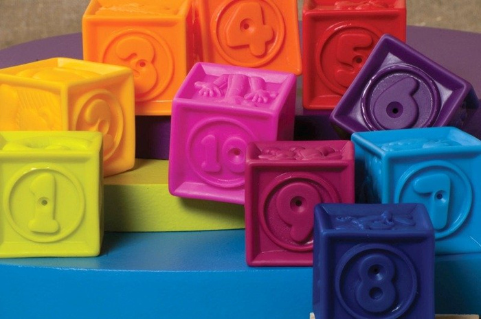 Miękkie klocki 10 el. squeeze B.toys