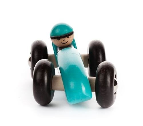 Drewniany samochód. Świetny kierowca, Bajo