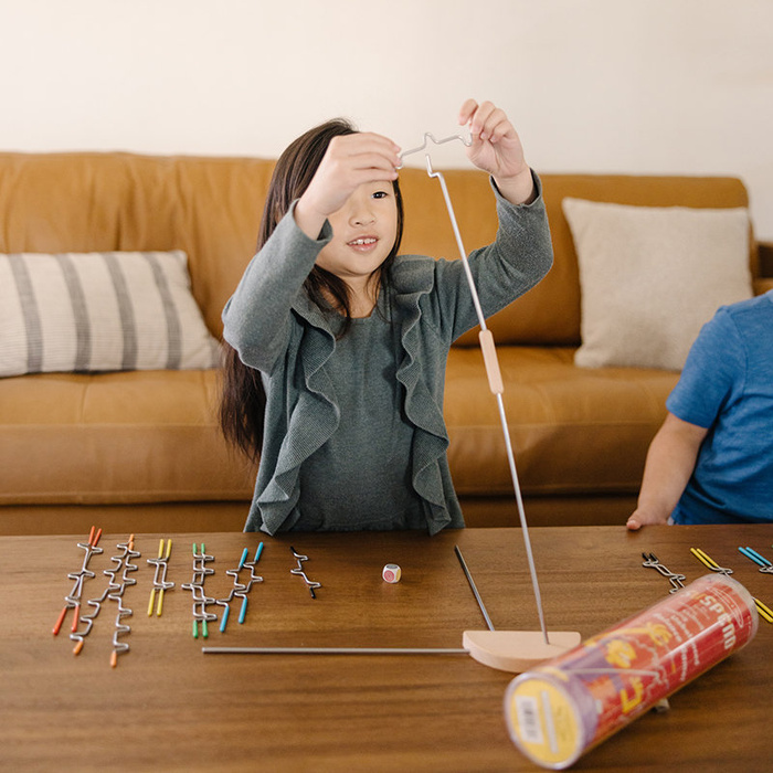 Gra zręcznościowa Suspent w tubie Melissa and Doug