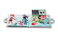 Miękka książeczka aktywizująca z mini-przytulanką „Dzień dobry, mały lisku” Lilliputiens