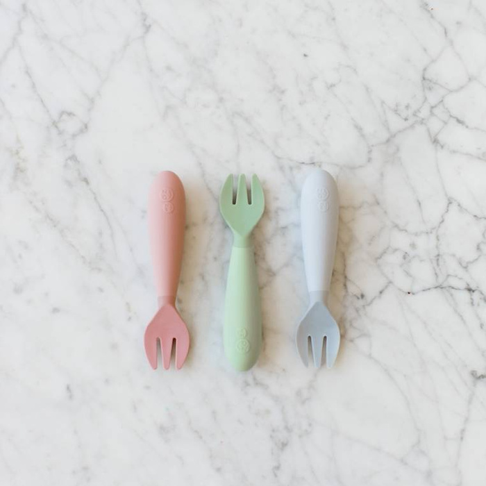Komplet silikonowych sztućców Mini Utensils pastelowy róż EZPZ