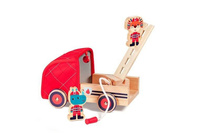 Drewniany wóz strażacki z rozwijanym wężem, drabiną i dzwonkiem Nosorożec Marius Lilliputiens