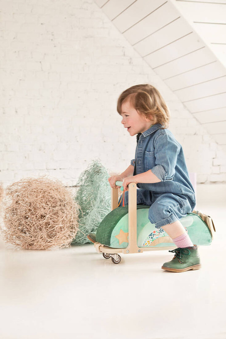 Drewniany jeździk z torebką Smok Joe LILLIPUTIENS