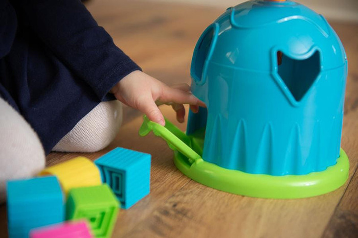 Sorter Fabryka Kształtów nauka kształtów i kolorów Fat Brain Toys