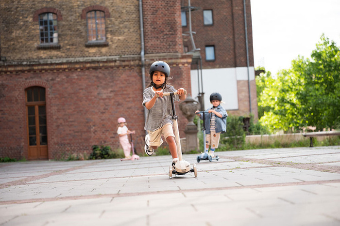 SCOOTANDRIDE Highwaykick 3S Hulajnoga z systemem sterowania 2w1 i kółkami LED składana 3+ Ash