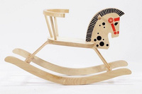 Koń na biegunach z oparciem