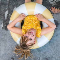 Kółko do pływania średnie 60 cm Banana Blue Quut