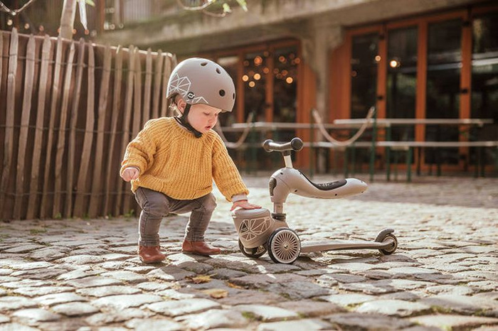 Jeździk i hulajnoga 2 w 1 zamykany schowek brązowy Highwaykick 1 Lifestyle Scoot & Ride