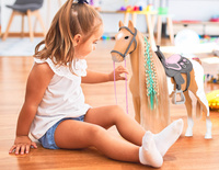 Koń dla lalek Palomino 50cm z akcesoriami Our Generation