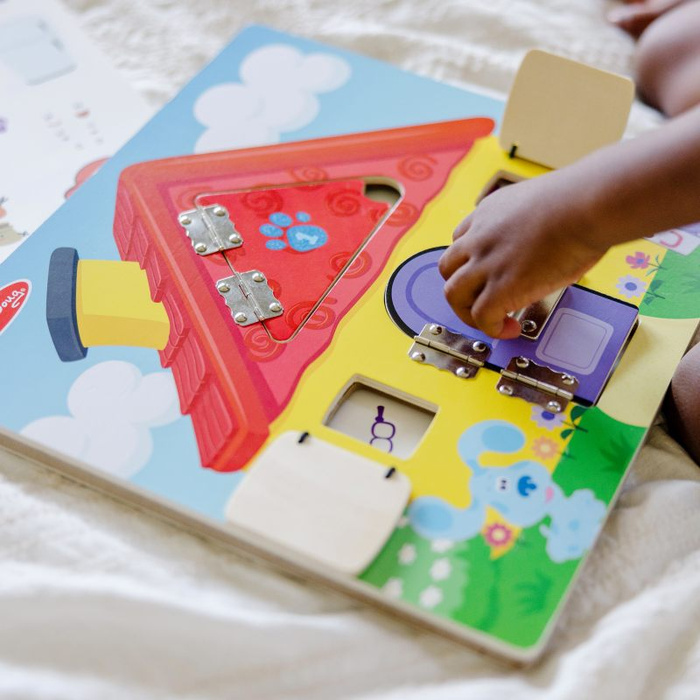 Drewniana tablica manipulacyjna z okienkami Blue’s Clues & You Melissa & Doug