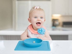 Silikonowa miseczka z podkładką 2w1 Mini Bowl niebieska EZPZ
