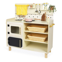 Duża drewniana kuchnia dla dziecka z 19 akcesoriami Shiny Grandma Janod