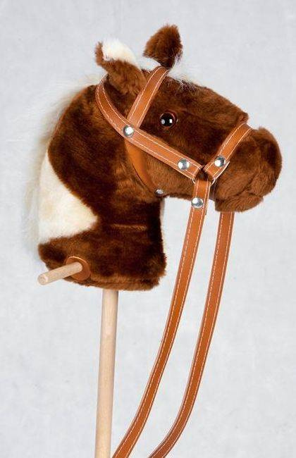 Kasztanek w plamy koń na kiju z kółeczkami pluszowy Hobby Horse Mumbee