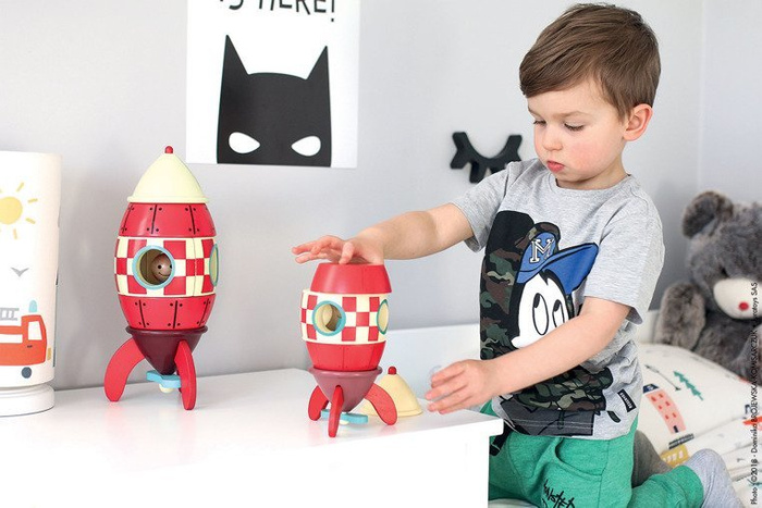 Magnetyczna, drewniana rakieta z małym astronautą, Janod