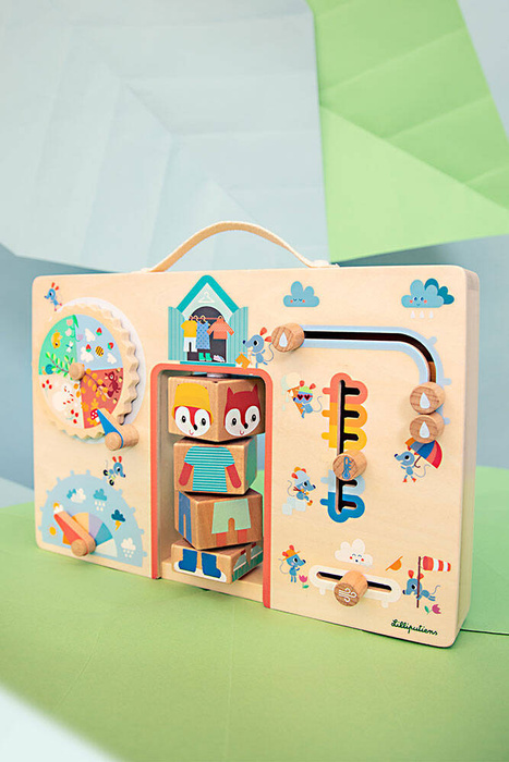 Drewniana tablica manipulacyjna walizka Ubranie na każdą pogodę Lisiczka Alice Lilliputiens