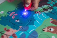 Świecące puzzle z mini-lampką UV Las 24 elementy 3+ Janod 