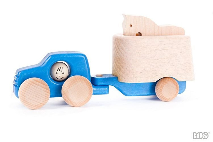 Drewniany samochód. Toyota z przyczepą dla konia, Bajo