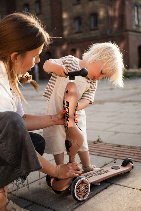 SCOOTANDRIDE Highwaykick 1 Push and Go 2w1 Jeździk i hulajnoga z rączką do prowadzenia 1-5 lat SCOOTANDRIDE Highwaykick 1 Push and Go 2w1 Jeździk i hulajnoga z rączką do prowadzenia 1-5 lat Mocha