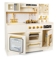 Drewniana kuchnia zabawkowa dla dzieci z bogatym wyposażeniem