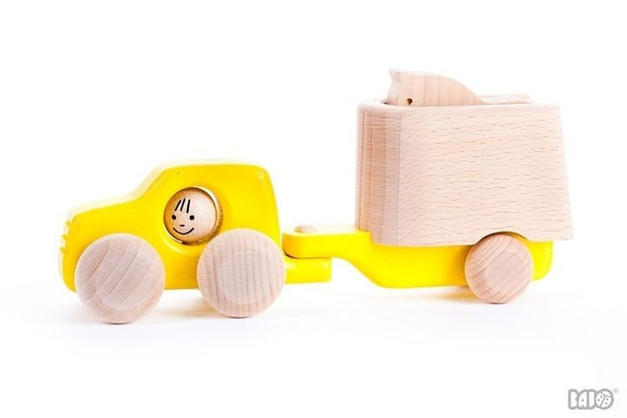 Drewniany samochód. Toyota z przyczepą dla konia, Bajo