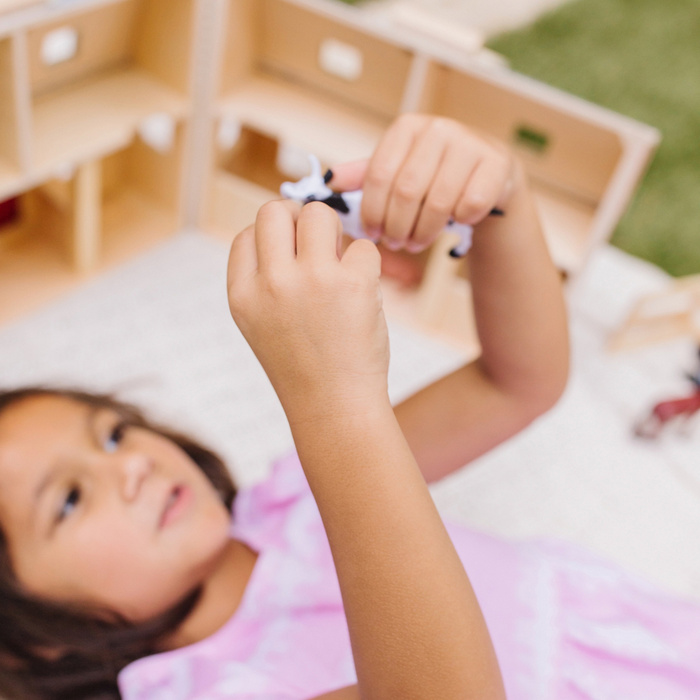 Drewniana farma dla dzieci Drewniana Składana Stodoła z 7 Figurkami Zwierząt Melissa and Doug