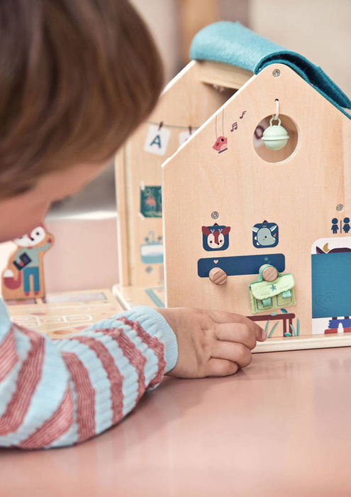 Drewniany multifunkcyjny zestaw do zabawy w Szkołę z 3 figurkami i akcesoriami Lilliputiens