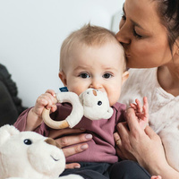 Eko gryzak drewniany Miś - biały Whisbear