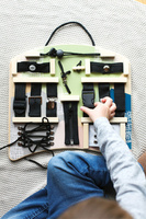 Czarna manipulacyjna tablica Trening motoryczny Small Foot