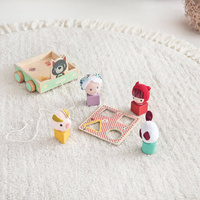 Drewniany wózek do ciągnięcia Wilk Louis LILLIPUTIENS 