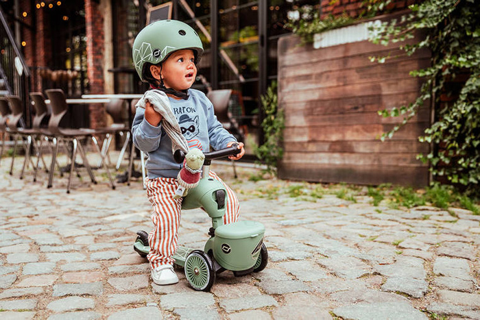 Jeździk i hulajnoga 2 w 1 zamykany schowek zielona linia Highwaykick 1 Lifestyle Scoot & Ride