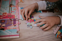 Puzzle w walizce Akademia tańca 100 elementów 6+ Janod