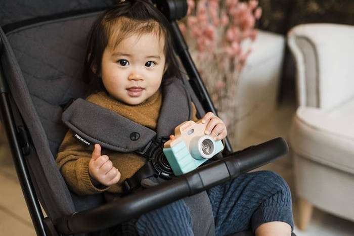 Drewniany aparat fotograficzny z dźwiękiem i lampą błyskową 18 m+ Janod