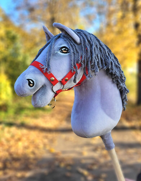 Siwy koń na kiju z gęstą grzywą Premium Super Hobby Horse