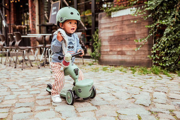 Jeździk i hulajnoga 2 w 1 zamykany schowek zielona linia Highwaykick 1 Lifestyle Scoot & Ride