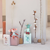 Miękka przytulanka do zasypiania Sarenka Stella w ozdobnym pudełku Lilliputiens