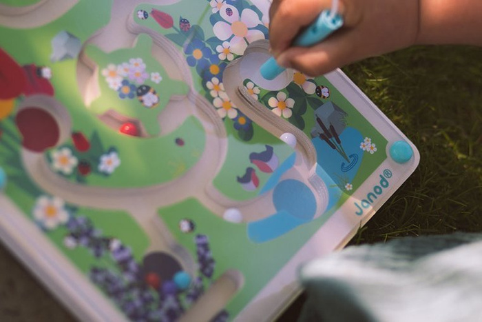 Magnetyczny labirynt dla dzieci Łąka Janod