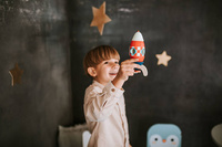 Magnetyczna, drewniana rakieta z małym astronautą, Janod