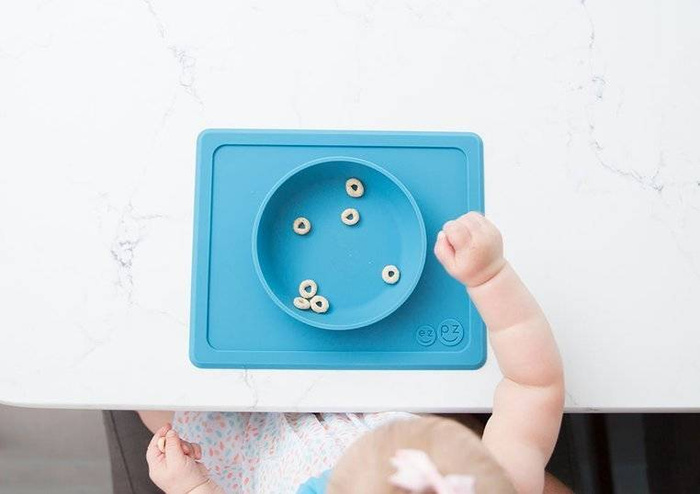 Silikonowa miseczka z podkładką 2w1 Mini Bowl niebieska EZPZ